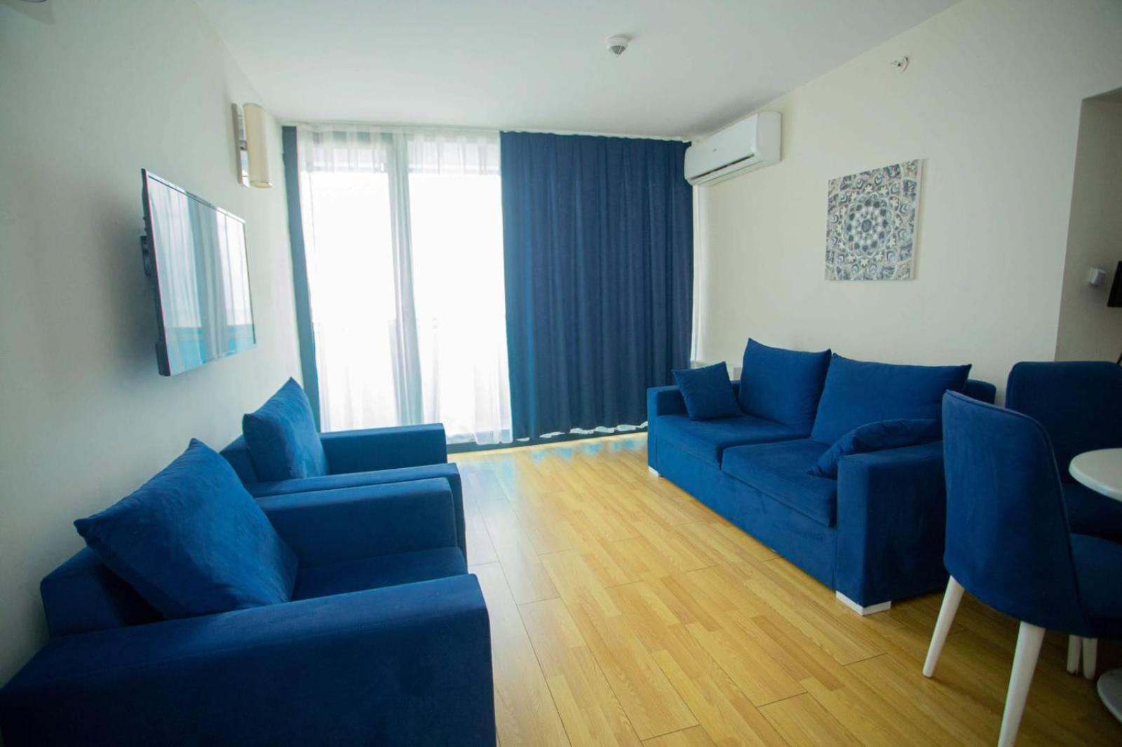 Suites Orbi City Aparthotel バトゥーミ エクステリア 写真