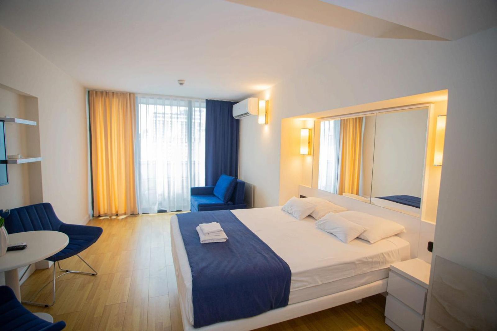 Suites Orbi City Aparthotel バトゥーミ エクステリア 写真