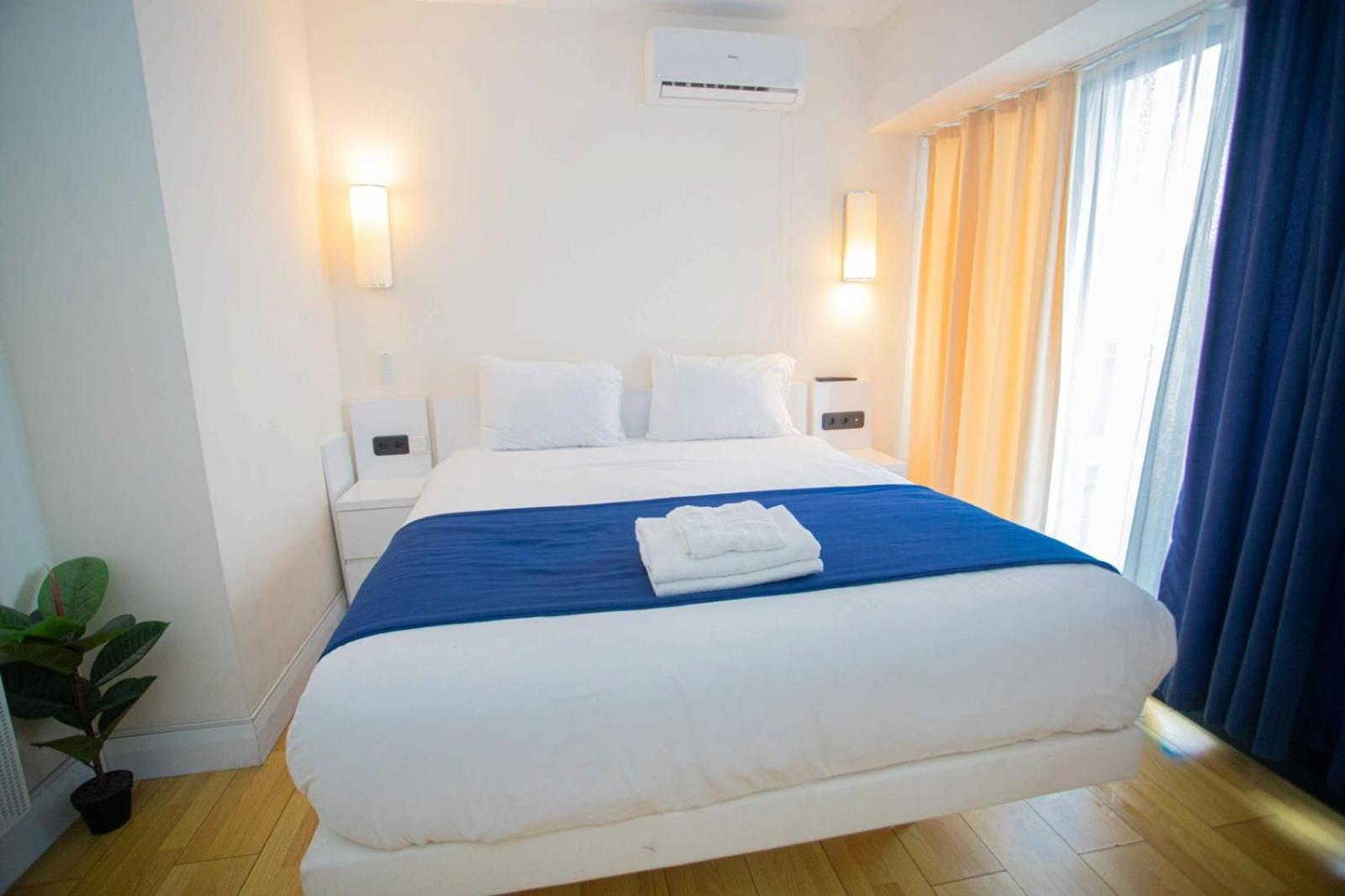 Suites Orbi City Aparthotel バトゥーミ エクステリア 写真