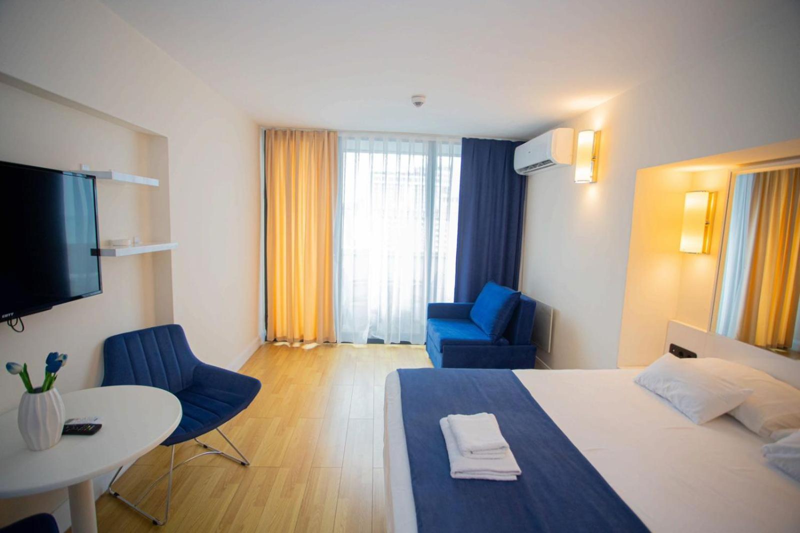 Suites Orbi City Aparthotel バトゥーミ エクステリア 写真