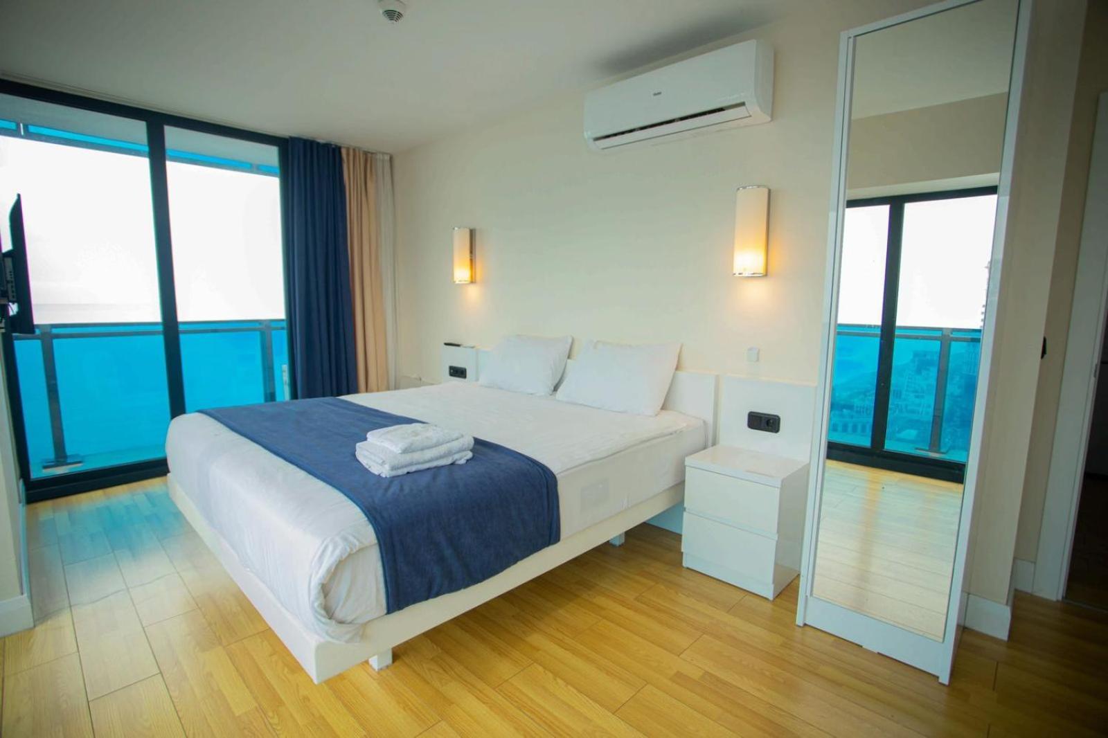 Suites Orbi City Aparthotel バトゥーミ エクステリア 写真