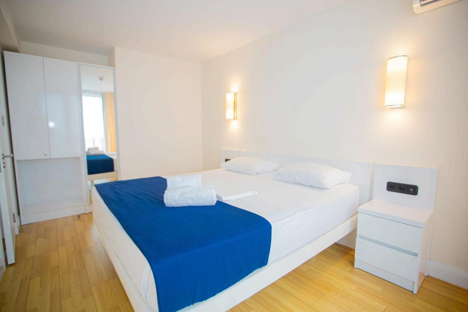 Suites Orbi City Aparthotel バトゥーミ エクステリア 写真