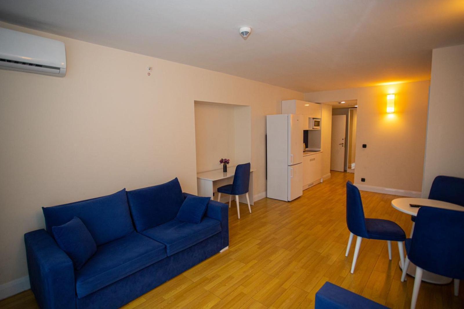 Suites Orbi City Aparthotel バトゥーミ エクステリア 写真