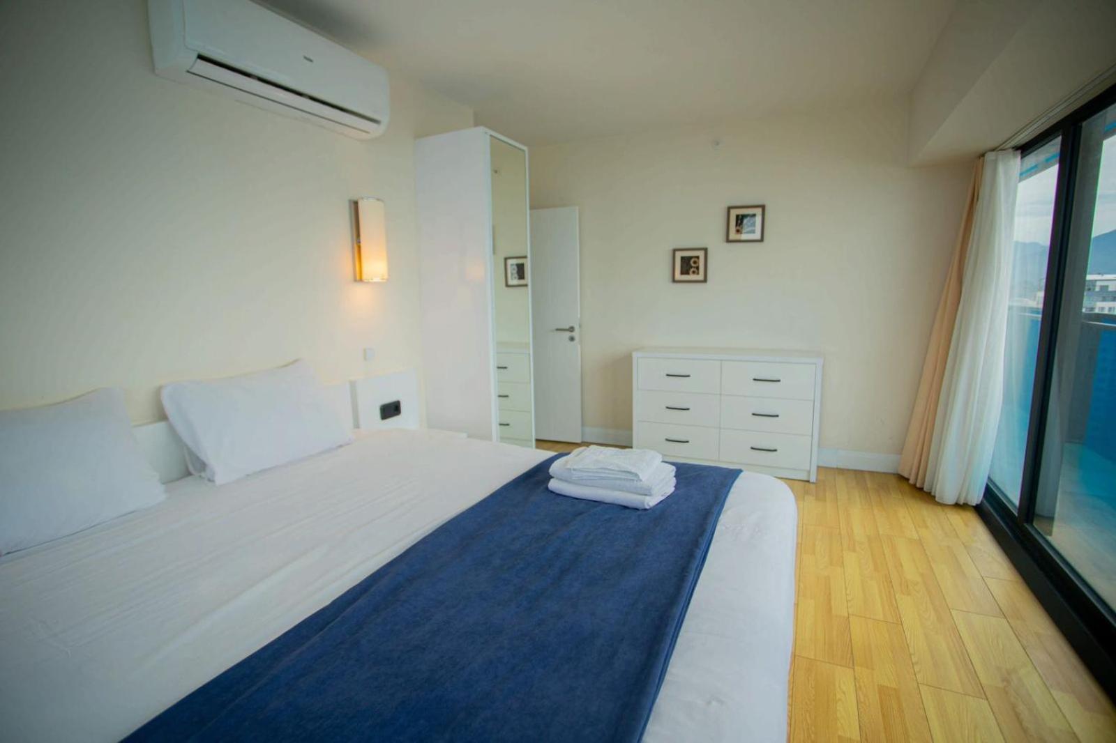 Suites Orbi City Aparthotel バトゥーミ エクステリア 写真