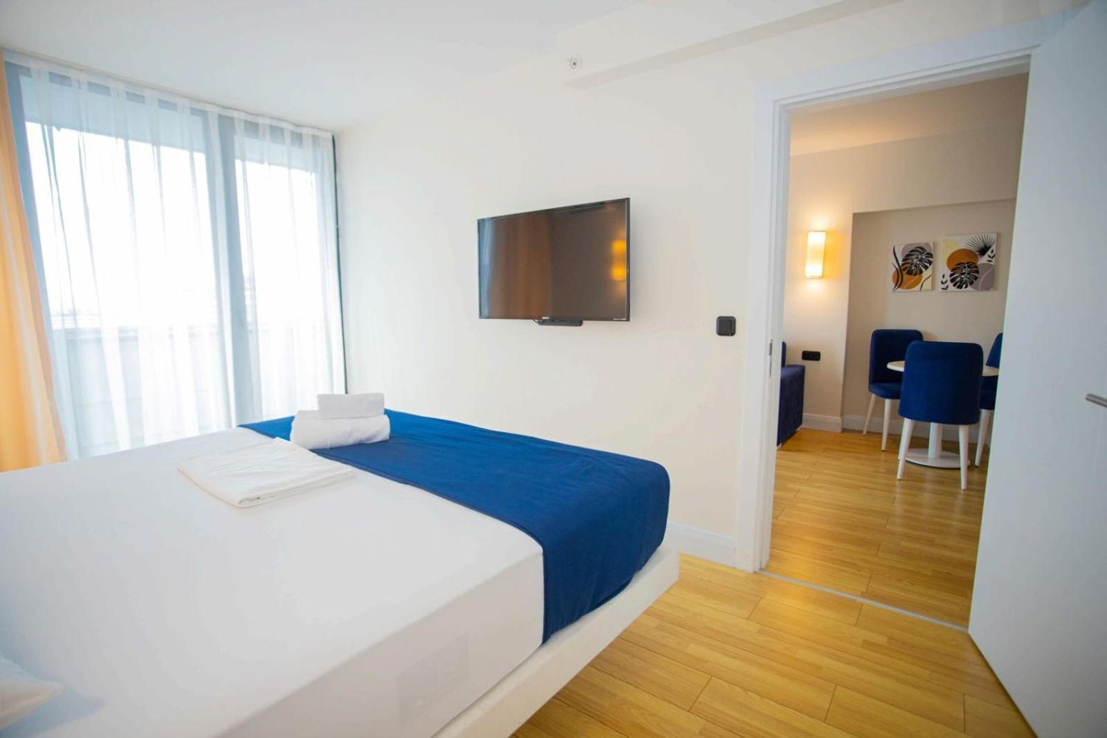Suites Orbi City Aparthotel バトゥーミ エクステリア 写真